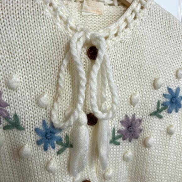Vintage Floral Embroidered Cardigan Cream L/XL 3D Flowers Cottagecore Tie Neck - Picture 8 of 16